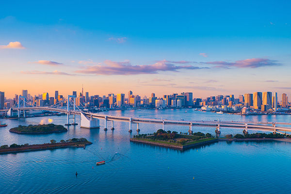 Un tour guidato in esclusiva iGV, per chi vive la prima volta il Giappone, dalle città moderne di Tokyo ed Osaka ai fasti storici di Kyoto ed il cuore delle Alpi giapponesi con Kanazawa e Takayama.